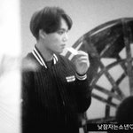 [카이] 종인이 <b>까까</b> 먹었나봐