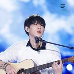 [EXO] 찬열이 배경으로 <b>쓰</b><b>셈</b>