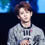 비스트 <b>요섭</b>의 충격적인 얼굴크기;