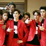 [EXO] 준면이 <b>허리</b>에 손올린거 나만 좋니ㅠㅠ
