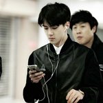 [EXO] 난 찬열이 기타치면서 노래부를때 ㅈㄴ...