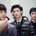 [EXO] 애들차타고가면서 올렸을거같은데ㅋㅋㅋㅋ