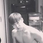 [EXO] 준면인 <b>두유</b>를 먹다 찍힌거야...