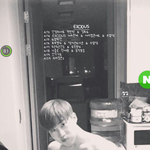[EXO] 야 아까 이배경이랑 글씨체 공유해달란애들아