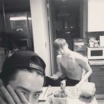 [EXO] 난다시태어나면두유에딸려있는<b>빨대</b>가되고싶다