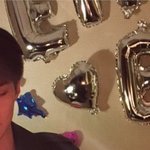 [EXO] 뒤에 <b>풍선</b> 확대해봄