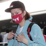 머리에 <b>인형</b>을달고 출국하는 김희철ㅋㅋㅋㅋㅋ