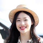<b>여자</b>아이돌들 최근 <b>봄</b> 공항패션