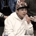 [시우민] <b>컬투쇼</b>에서 팬들이랑 민석시 챙기는 민석이래ㅠㅅㅠ