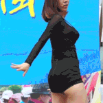 [19] 뒤로 감싸안은 채 <b>리드미컬</b>하게 리드하는 여자