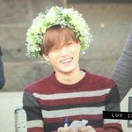 [카이] 종인이 <b>화관</b> 또 썼어ㅋㅋ