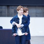 [EXO] 어제 <b>공연</b> 노래 뭐했어?