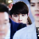 [EXO] 도경수 신분숨기고 도망다니는거 보고싶다