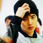 [EXO] 경수는 <b>비니</b>쓰는법을모르는듯