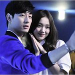 뭔가 야한 <b>윤박</b>-이성경 커플 화보 *-*