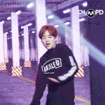 [시우민] 시우민 하얀 <b>발목</b>