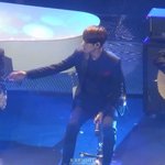 [팬픽] [배또] 경<b>스가</b> 무대 위에서 긴장하니까 손 내미는 백혀니