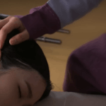 [19] 어린 기생에게 마성의 손길을 뻗치는 <b>탐정</b> 소녀