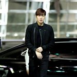 끊임없이 <b>인사</b>하는 공항에서 이민호~~