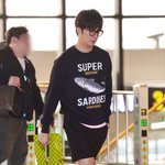 반바지입고 공항에 온 정일우ㅋㅋㅋㅋㅋㅋ