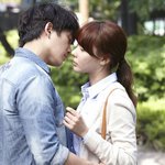 <b>지성</b>이 진짜 매력남