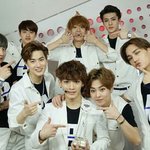 [EXO] 으르렁땐 뭔가 <b>하늘위</b>를걷는기분?