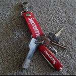 [EXO] <b>차키</b>옆에 라이터가 아니라