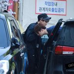 [도경수] <b>오늘자</b> 출근 사진 ㅋㅋㅋㅋ