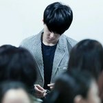 [EXO] 저 핑크수트는 중독의 쥰지같은건가...