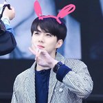[EXO] 세훈이 토끼<b>머리띠</b>썼대 ㅅㅂ