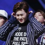 [EXO] 근데 팬싸에서 싸인받는