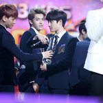 [EXO] 야 아컨해줬는데 <b>블러</b><b>처리</b>한거 ㄹㅇ너무하는거 아니냐