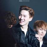 [EXO] 백현이 나가면서 원숭이인사했다고ㅋㅋ