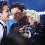 [EXO] 찬열이 선배같고 종1현이 후배같은 짤