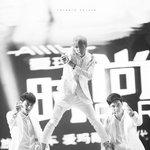 [EXO] <b>원숭이</b> 엉덩이는 빨개 빨간건 혀나!