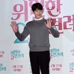 니트를 <b>입기</b> 위해 태어난 것 같은 김우빈