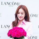 <b>행사장</b> 간 女스타들의 봄패션