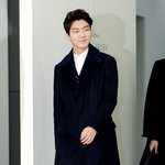 같은 <b>소속</b>에 남자가 이런 표정으로 쳐다보는거