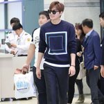 <b>맨투맨</b>만 입어도 빛나는 이민호