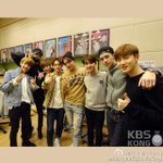 [EXO] <b>와니</b>넨 하루종일 멤버까는거 장전중임?