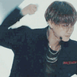 [EXO] 엑셀들드콘에서경광봉들고응원하면