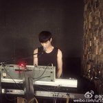 [EXO] 장사장 개인 회사 웨이보에 사진 <b>올림</b> 