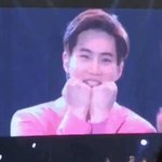 [EXO] 공항에서 우둘기한테 강제키스한 사8생 