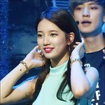 [EXO] <b>수지</b> 찬열 투샷 ㄷㄷ