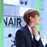 [EXO] 근데 목이렇게긁는사람 <b>첨봄</b>