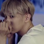 [EXO] 찬열이 <b>염색</b>했네
