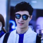 [EXO] 얘는 왜 오늘도 <b>똥파리</b>안경쓴거야??