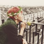 [시우민] 민석이 <b>화관</b> 합성