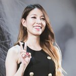 <b>배기</b>바지 벗고 치마입은 보아