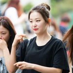 올림머리가 잘 어울리는 레드벨벳 슬기